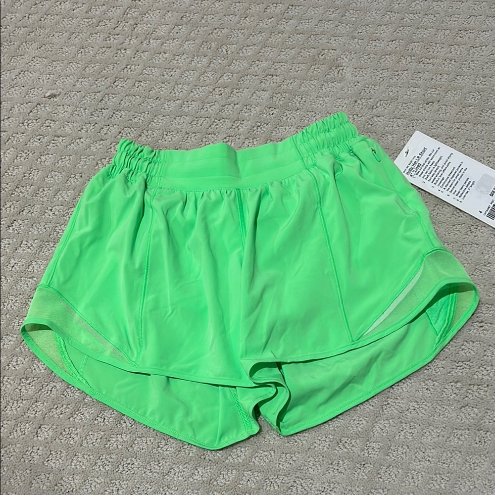 Lululemon Hotty Hot Low-Rise Lined Short 4"